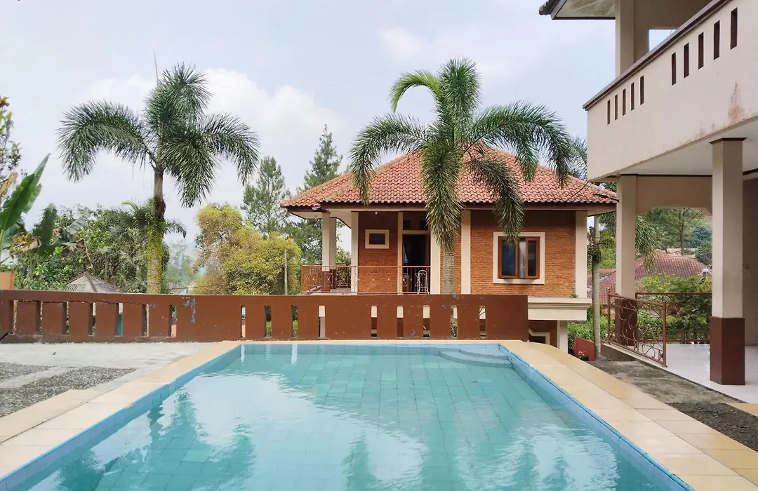 Villa Yustisia Curug 7 Cilember-1